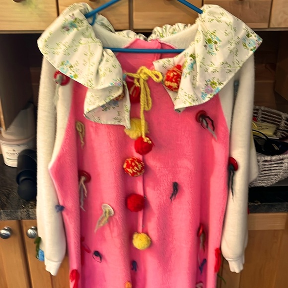Vintage HAPPY CLOWN SUIT Costume PINK white PomPom button FLOWER COLLAR 46”chest - Picture 2 of 14